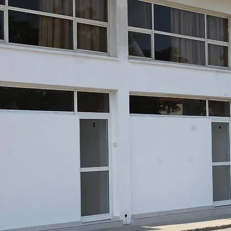 Mishellis * Larnaca